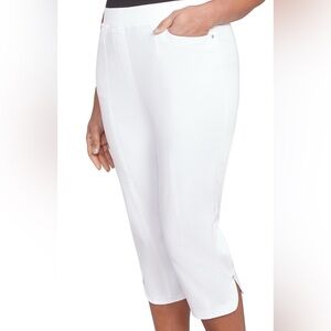 Alfred Dunner Women's White Flat Front Elastic Back Size 22 W